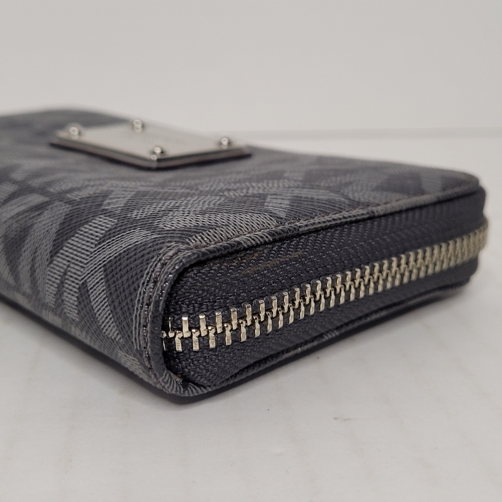 Michael Kors Zip Around Large Jet Set Wallet - Picture 4 of 8